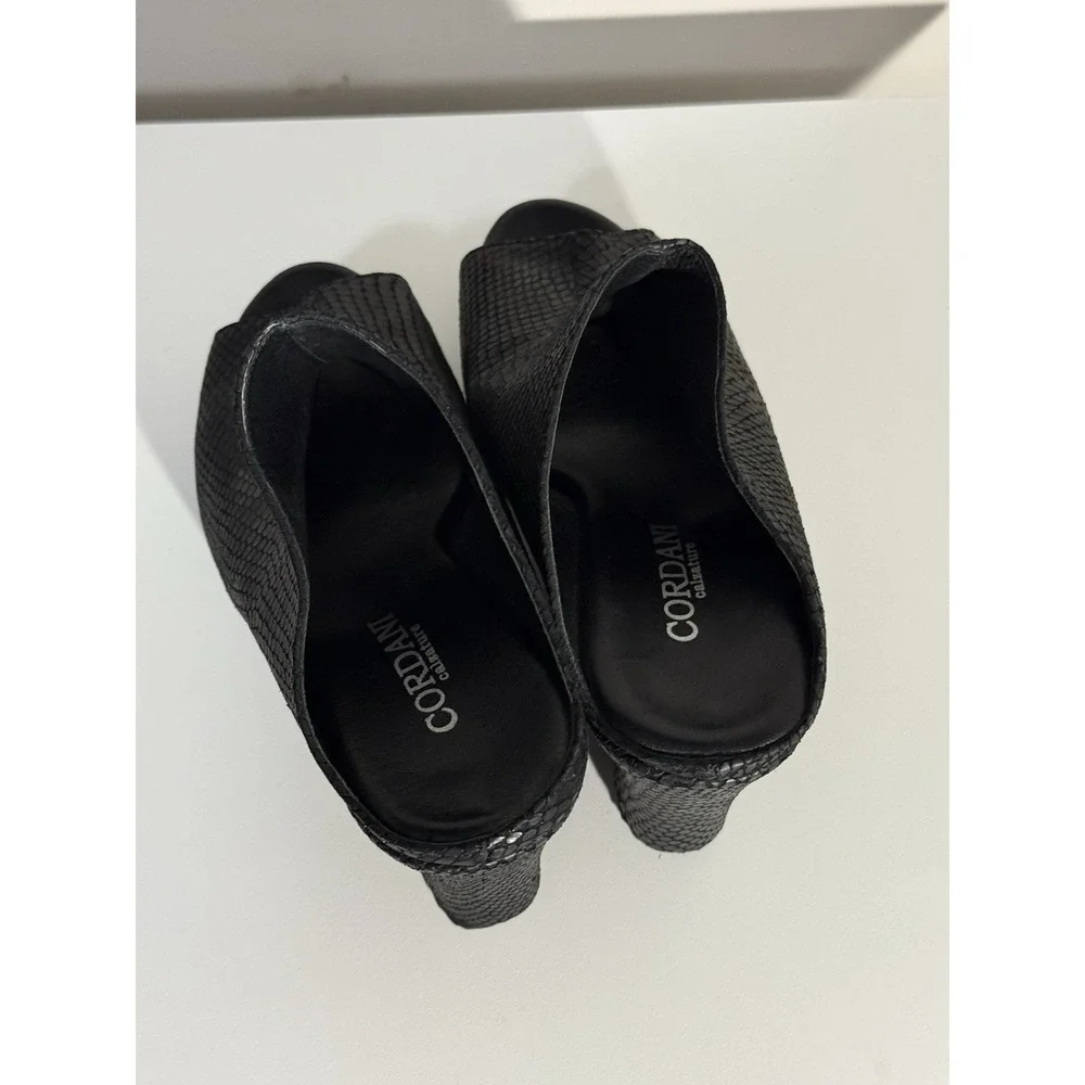CORDANI Italy Black Faux Reptile Peep Toe Wedge Sz 40 US 9 Event Designer Luxury